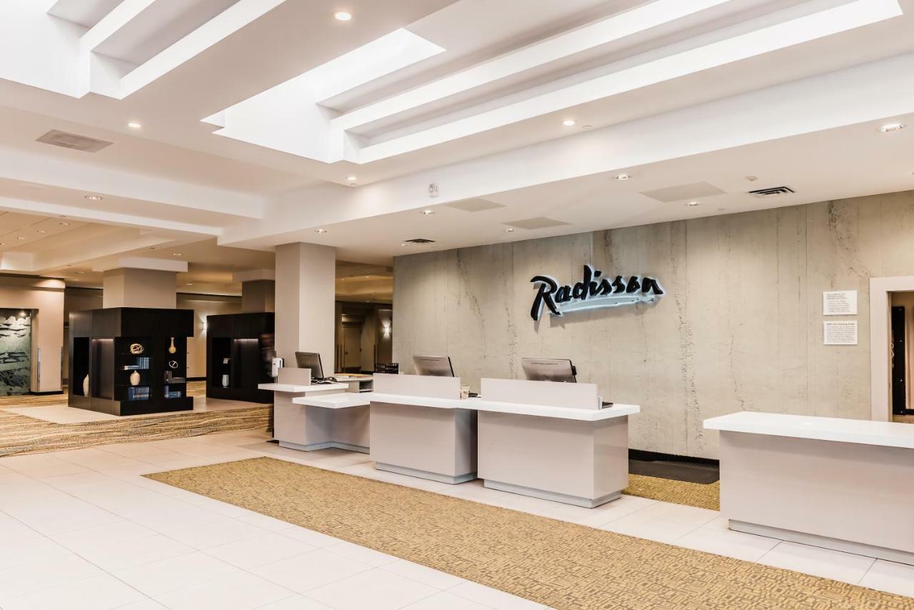 Radisson Hotel Denver-Aurora Exterior photo
